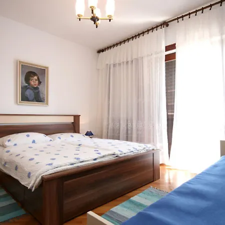 Appartamento Mit Meerblick Nur 250 Meter Zum Baška
