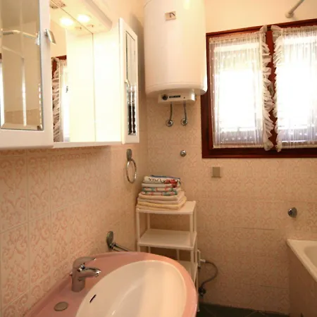 Mit Meerblick Nur 250 Meter Zum Apartamento Baška